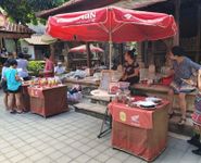 Semangat Bangkit Bersama, Kolaborasi Komunitas Makanan Bali Bersama Astra Motor Bali Melalui Bazzar di Suka Kopi Ubud Jaje Bali