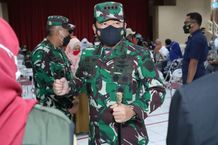 Prajurit Tak Gentar Hadapi Covid-19, Panglima TNI Perintahkan Gencarkan Serbuan Vaksinasi Vaksin