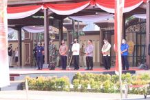 Panglima TNI Dampingi Presiden RI Tinjau Pelaksanaan Vaksinasi Massal di Mabes Polri Vaksin