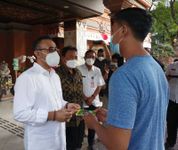 Bantu Masyarakat Saat PPKM Darurat, Jaya Negara Serahkan BLT ke 10.119 KK BLT