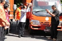 Serahkan 45 Ton Beras untuk Warga Terdampak Covid-19, Gubernur Bali Minta Distribusi Segera Beras
