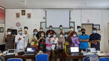 Guru SMAN 1 Blahbatuh Dapat Platform Media Pembelajaran Gratis dari Dosen ITB STIKOM Bali STIKOM Bali