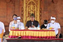 Bupati Giri Prasta Hadiri Nyekah dan Ngaben Masal Desa Adat Semanik Ngaben