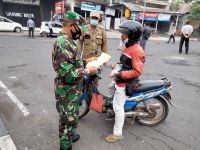 Penerapan PPKM Darurat, Personel Kodim Karangasem Bersama Instansi Terkait Gelar Penyekatan PPKM