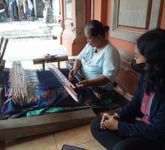 Mahasiswa Pariwisata Dukung Konsep Community Based Tourism dalam Pengembangan Kain Songket Sidemen Songket Sidemen