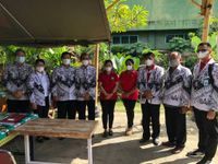 Dukung Pemkot Dalam Penanganan Dampak Covid-19, PGRI Denpasar Terjunkan Tenaga Sukarela di Dapur Umum