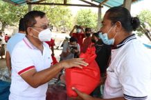 Pemkab Buleleng Kembali Gelontorkan Ratusan Paket Sembako untuk Kelompok Nelayan Sembako