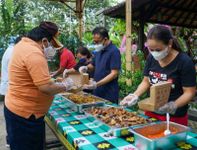 Jaya Negara Bersama Alumni Smansa 85 Dukung Operasional Dapur Umum Denpasar Dapur Umum Denpasar