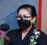 Putri Koster Ajak Warga Tumbuhkan Rasa Peduli Hadapi Pandemi Covid-19 Gotong Royong