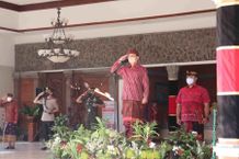 Peringati Hari Jadi Provinsi Bali ke-63, Wabup Sutjidra Ajak Masyarakat Bangkit Bersama HUT Pemprov Bali