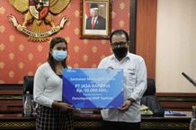 Wagub Cok Ace Apresiasi Penyerahan Santunan Jasa Raharja Bagi Keluarga Korban Tenggelamnya Kapal Yunice Kapal