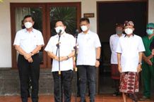 Gubernur Bali Dampingi Menko Marves, Mendagri, Menkes RI Meninjau Vaksinasi dan Tempat Isoter Pantau