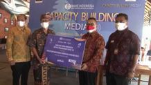 Bank Indonesia Serahkan Bantuan Program Sosial Bank Indonesia ke Persatuan Wartawan Indonesia dan Capacity Building Sistem Pembayaran Non Tunai Kepada Media Bank Indonesia