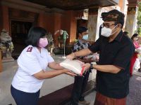 Wali Kota Jaya Negara Serahkan Sembako Kepada Panti Asuhan dan LKSA se-Kota Denpasar Sembako