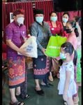 Bupati Bangli Menyerahkan Bantuan Peralatan Sekolah dan Paket Sembako Meninggal