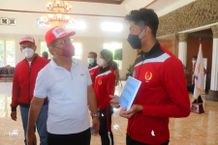 Wakil Bupati Buleleng Lepas 20 Atlet Buleleng untuk Ikuti PON XX Tahun 2021 PON Papua