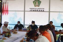 Pimpin Rakor Penanganan Covid-19, Bupati Tamba Minta Masifkan Tracing dan Testing Covid-19