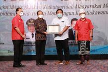 Hadiri Donor Darah HUT PDDI ke-43, Gubernur Koster Siap Fasilitasi Kartu Khusus Bagi Pendonor Usia Lanjut Donor Darah