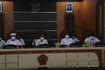 Wabup Patriana Sampaikan Jawaban Atas Pemandangan Umum Fraksi Ranperda