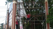Timbulkan Kesan Kumuh, Satpol PP Kota Denpasar Tertibkan Spanduk, Baliho dan Banner yang Langgar Aturan Kota Kumuh