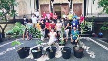 Maksimalkan Potensi Lahan Sempit, Universitas Udayana Edukasi Program Tabulampot Bagi Anggota PKK di Banjar Pangubengan Kauh Tabulampot