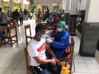 Ribuan Warga Antusias Ikuti Vaksinasi di Gerai Presisi Polres Badung Vaksin Covid-19