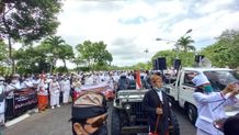 Tolak Hare Khrisna dan Mahasaba XII, Aliansi Hindu Nusantara Gelar Aksi Damai Didepan Kantor Gubernur Bali PHDI