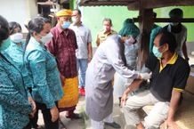 Seniasih Giri Prasta Pantau Vaksinasi Bagi Penyandang Disabilitas dan ODGJ di Kutsel PKK