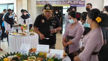 Lomba Cipta Menu Kelompok Tani, Bupati Tamba Cicipi Sayur Buangit KWT