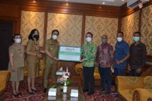 Pemkot Denpasar Terima Bantuan Alat Kesehatan dari Grab Alat Kesehatan dari Grab