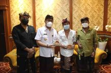 Atasi Rendahnya Serapan Daging Babi, Pemkot Siap Bantu Peternak Denpasar Peternak Babi