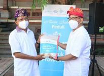 Gubernur Bali Terima Bantuan 50 Ton Beras dari GWK Beras