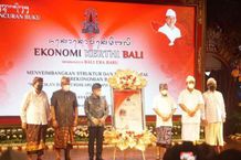 Rektor Unud Hadiri Peluncuran Buku Ekonomi Kerthi Bali Membangun Bali Era Baru Buku