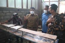 Kunjungi Workshop di Desa Pulukan, Wabup Ipat Apresasi Limbah Jadi Produk Bernilai LImbah