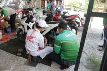 Pakai Motor Honda, Driver Ojek Online Dapat Servis Murah Servis Motor Honda Gratis