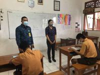 PTM di SMP PGRI 5 Denpasar Berjalan Lancar PTM
