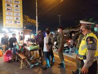 Timbulkan Kerumunan Tim Yustisi Bina Dua Warung Angkringan Angkringan