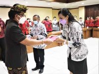 Bupati Giri Prasta Berpesan Agar Bekerja dengan Baik Kepala Sekolah