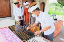 Bupati Suwirta Resmikan Balai Subak Pegatepan Subak