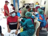 Desa Dauh Puri Kangin Sisir Warga yang Belum di Vaksinasi Vaksin