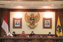 Gubernur Koster Apresiasi Inisiatif Dewan untuk Raperda Pembentukan Dana Cadangan Pileg dan Pilgub 2024 Wayan Koster