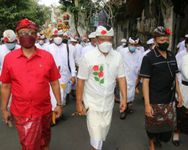 Pemkab Bangli Laksanakan Upacara Mepeed Serangkaian Karya Ngusaba Betara Turun Kabeh Pura Kehen hibah