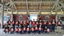 Dalam Rangka Penguatan SDM Lokal Pariwisata, TCI Unud Gelar Pelatihan Bahasa Mandarin di DTW Tanah Lot Tanah Lot