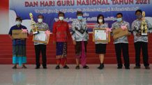 Puncak Perayaan Hari Guru Nasional 2021 dan HUT PGRI Ke-76 di Buleleng Hari Guru