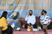 Didaulat Sebagai Narasumber, Wagub Cok Ace Mengajak Generasi Muda Bersiap Perang dengan Amunisi di Bidang IT Bidang IT