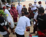 Kemenpan RB Tinjau Penggunaan Inovasi Fish-Go dan Patriot di Pantai Kedonganan Fish Go