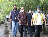 Gubernur Wayan Koster Dampingi Menteri PUPR dan Menteri LHK Tinjau Taman Hutan Raya Ngurah Rai Mangrove G20
