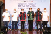 Gubernur Koster Apresiasi LPEI dan DJKN Resmikan Desa Devisa Garam Kusamba Garam