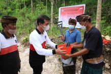 Bupati Suwirta Buka Padat Karya Pembukaan Jalan Telaga Sakti menuju Goa Gede Desa Pejukutan Goa Gede
