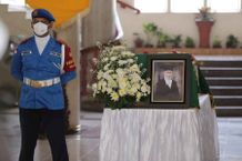 Guru Besar FKKMK UGM Prof. Sulchan Sofoewan Tutup Usia Guru Besar UGM